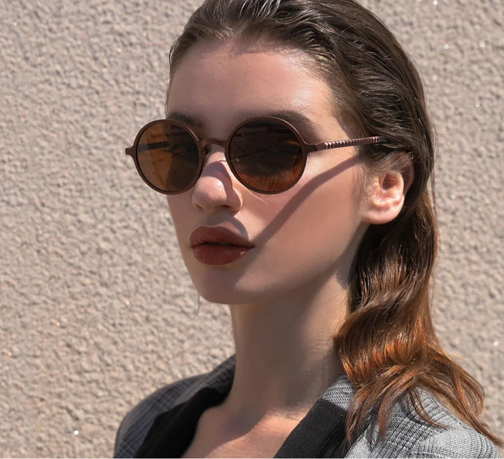 Hot Black Round Sunglasses - Retro Vintage UV400 Eyewear for Men & Women