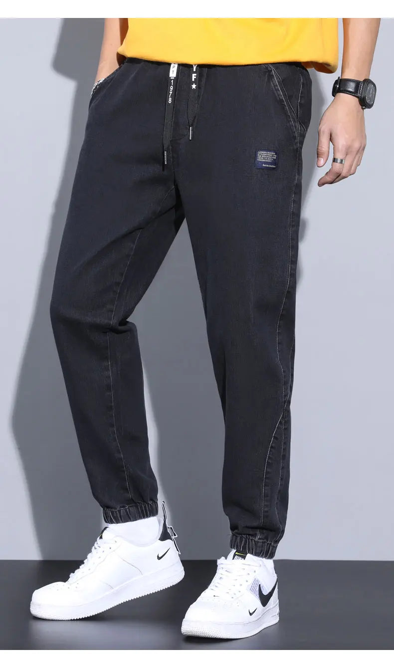 Men's Text Embroidery Elastic Waist Harlan Jeans