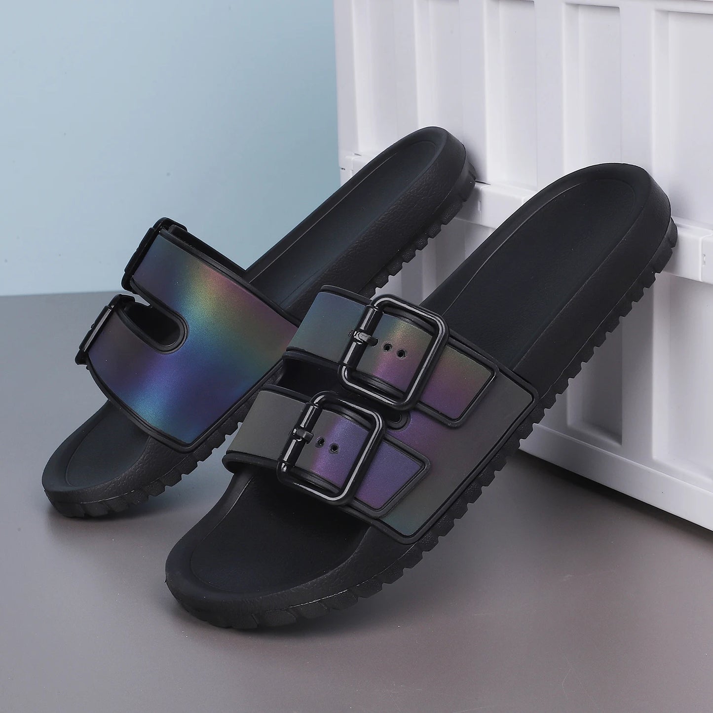 Men's Summer Slippers Laser Reflection Sandals Buckle Design Beach Slippers