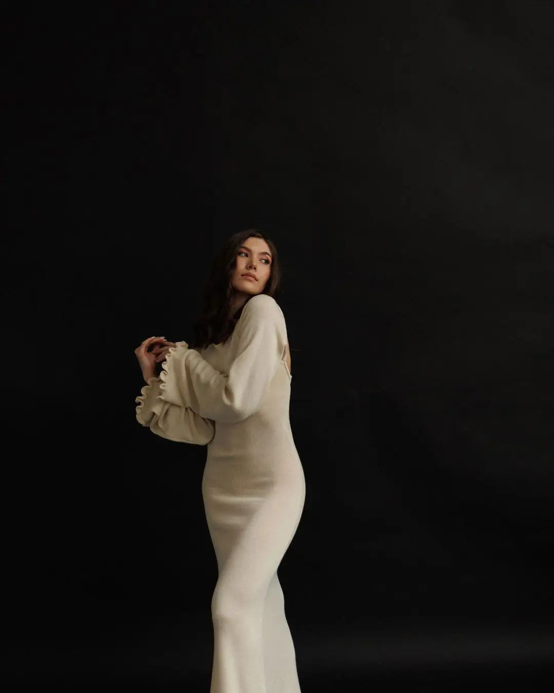 Women's Knitted Sweater Maxi Dress - Flare Sleeve Backless Dress