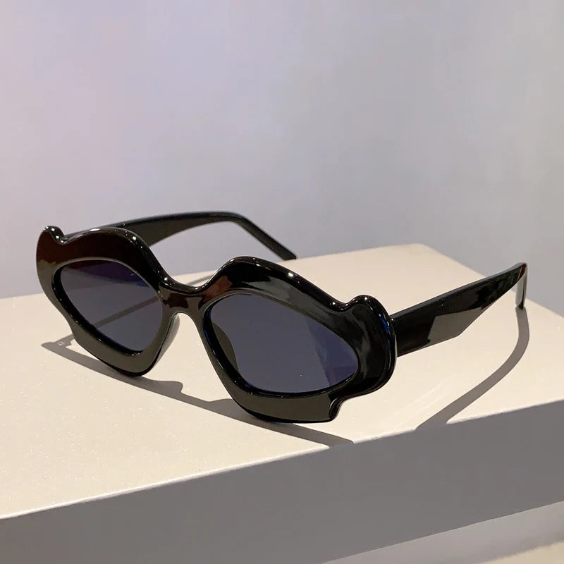 Women's Vintage Flower Irregular Shape Gradient Sunglasses