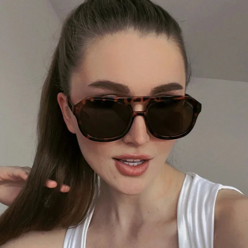 Women's Retro Square Sunglasses - Large Frame UV400 Protection Eyewear