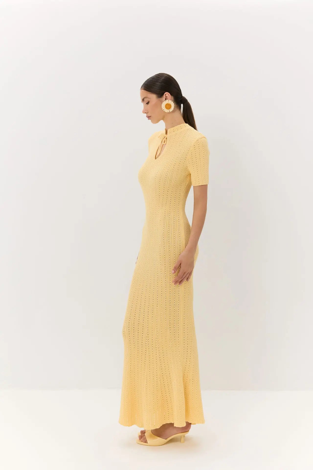 Women's Knitted Short Sleeve Maxi Dress - Casual Solid Sweater Bodycon Style