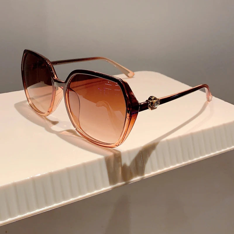 Stylish Gradient Square Sunglasses - Oversized Fashion Eyewear for Travel & Driving