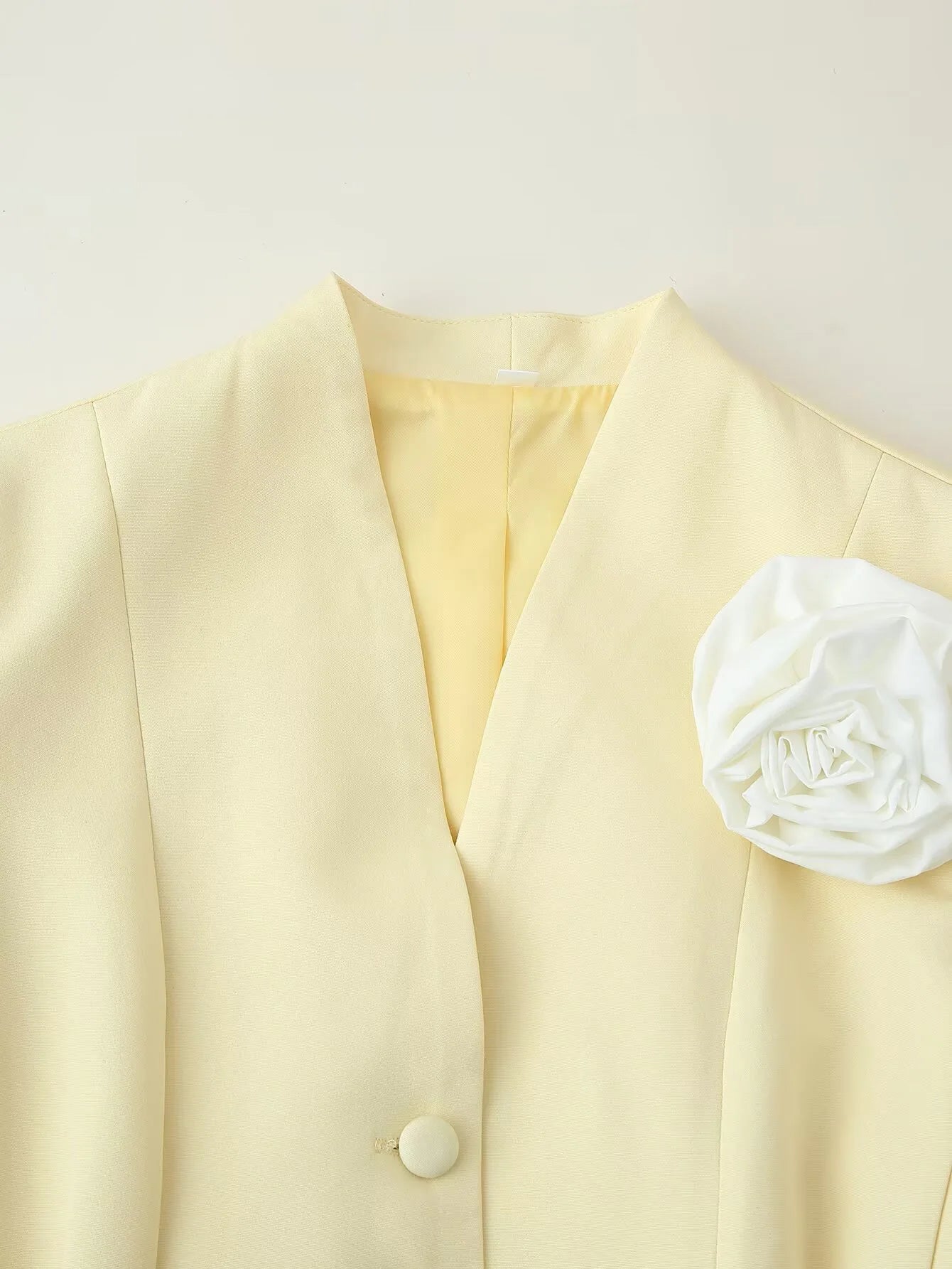 Women's Floral V-Neck Suit Jacket - Waist Cinching Short Sleeve Blazer with Handmade Details