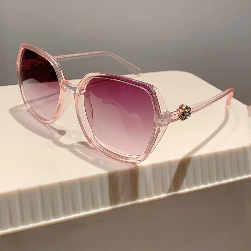 Stylish Gradient Square Sunglasses - Oversized Fashion Eyewear for Travel & Driving