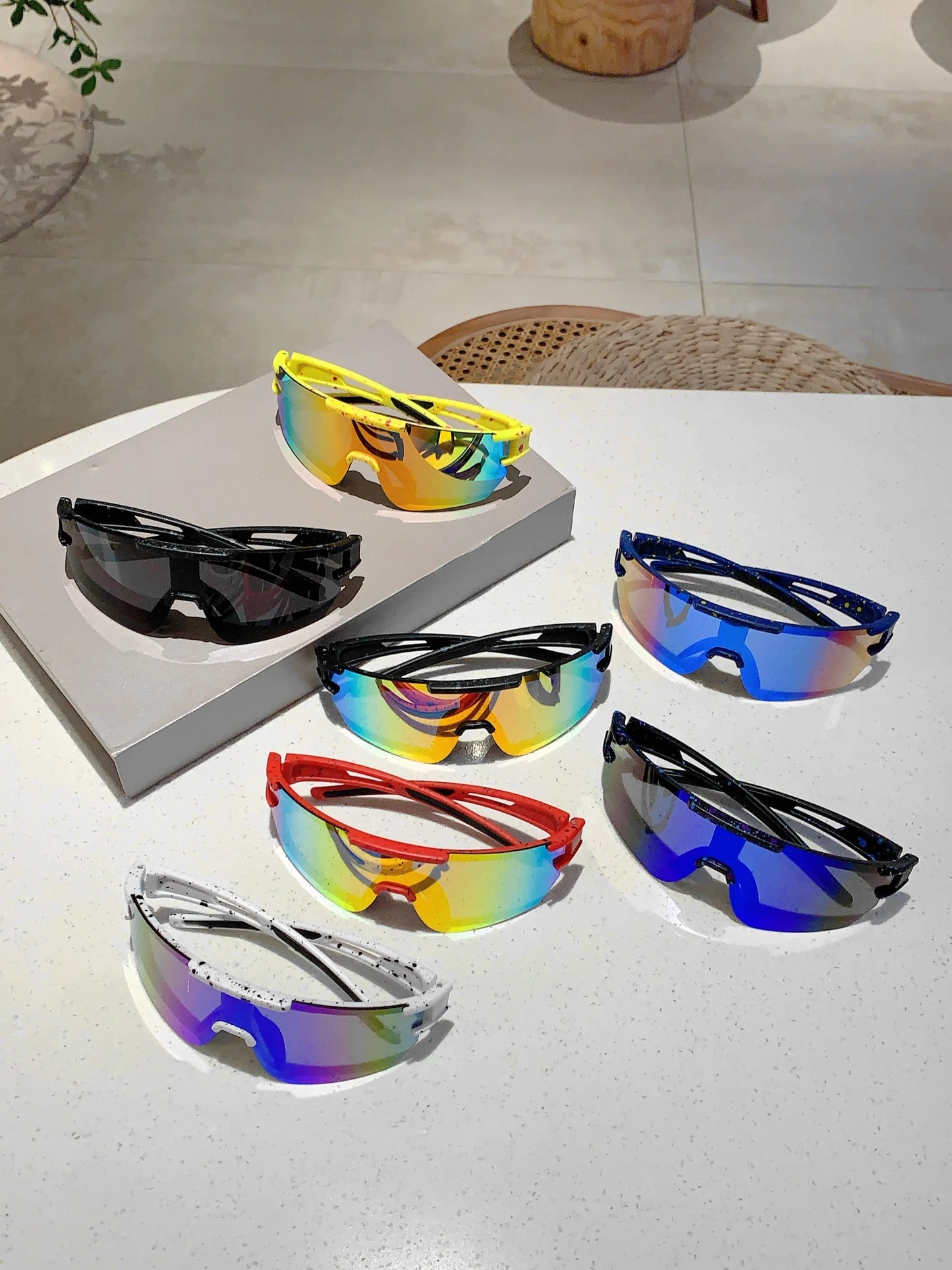 Men's Wrapped Round Mirror Outdoor Cycling Anti-UV Sunglasses