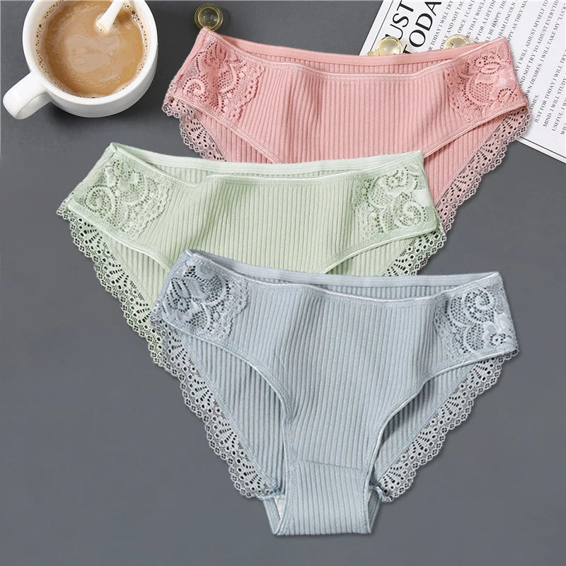 Women's Cotton Underwear 3-Piece Set - Low-Rise Lace Trim Briefs
