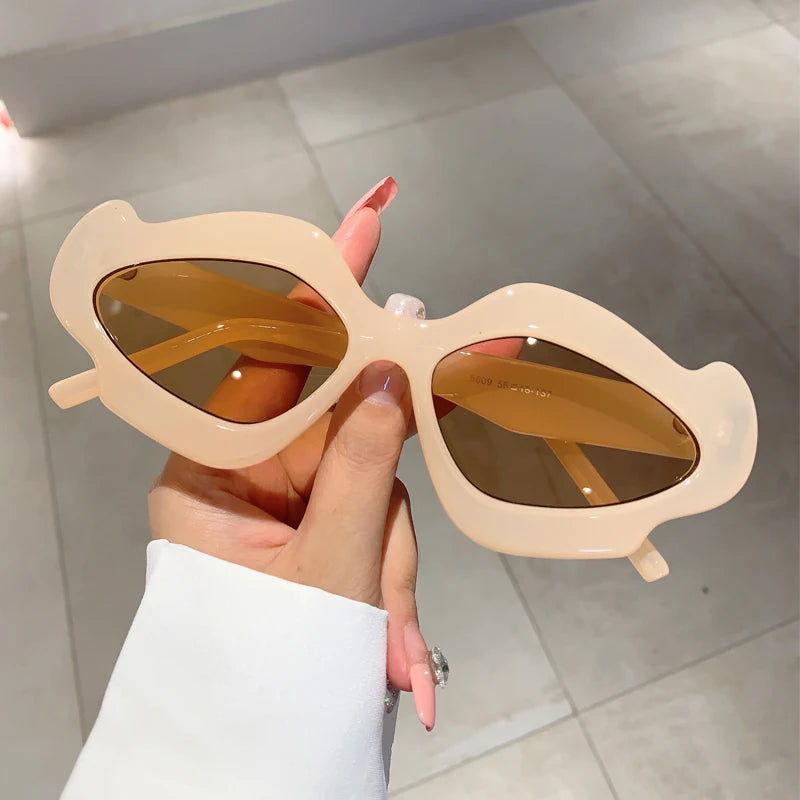 Women's Vintage Flower Irregular Shape Gradient Sunglasses