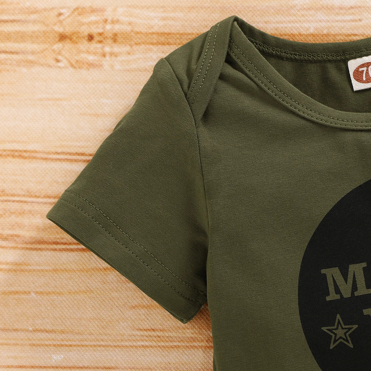 0-18 Months Baby's Short Sleeve Bodysuit and Camouflage Joggers with Headband Outfit