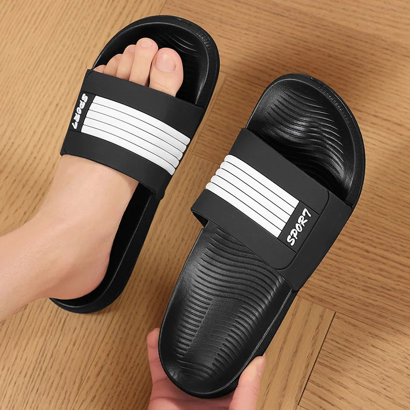 Men's Summer Slippers Sandals Outdoor Clogs Soft Beach Slippers Comfortable Slides