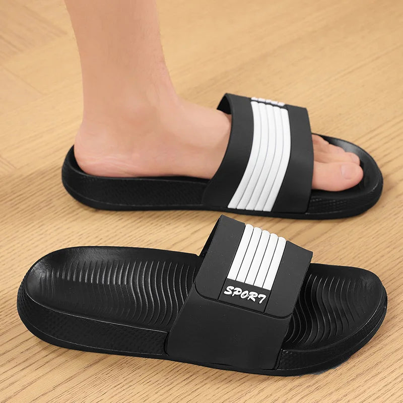 Men's Summer Slippers Sandals Outdoor Clogs Soft Beach Slippers Comfortable Slides