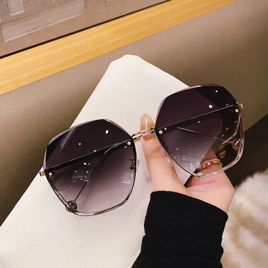 Women's Polygonal Metal Sunglasses - Retro Driving Eyewear