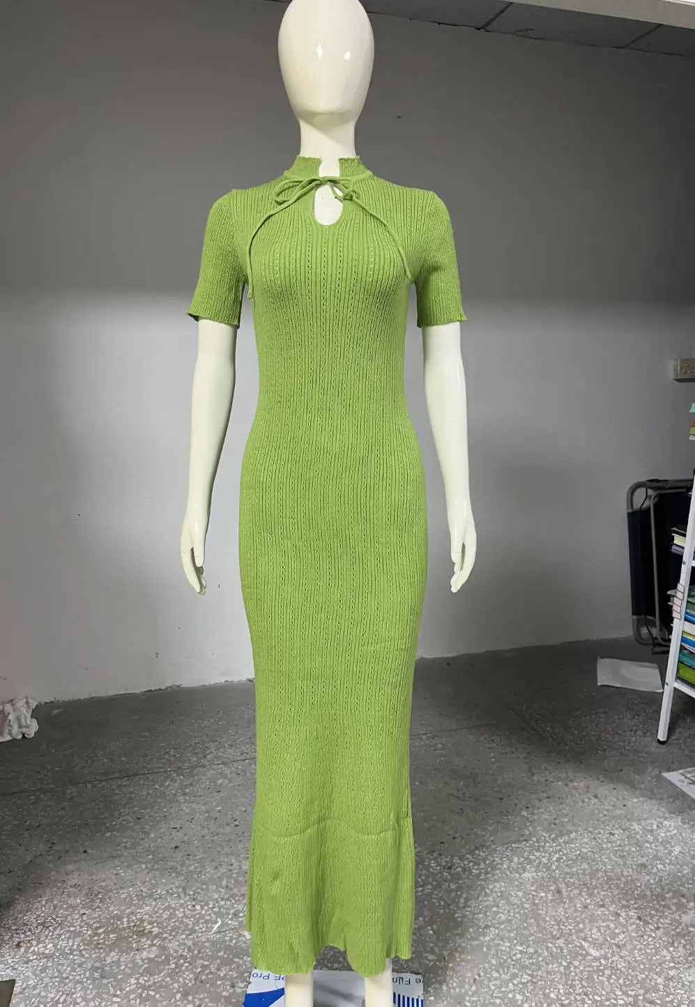 Women's Knitted Short Sleeve Maxi Dress - Casual Solid Sweater Bodycon Style