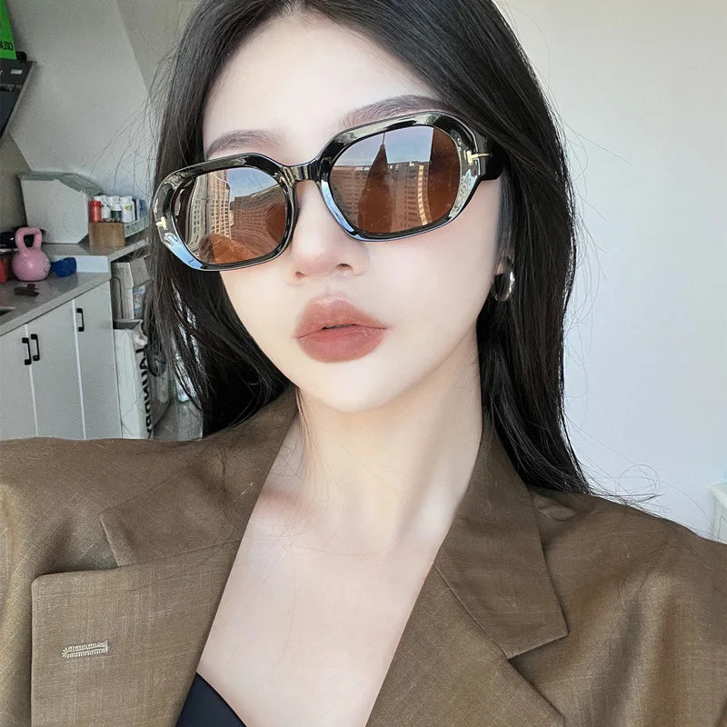 Women's Retro Rectangle Sunglasses - Vintage Small Frame Classic Eyewear
