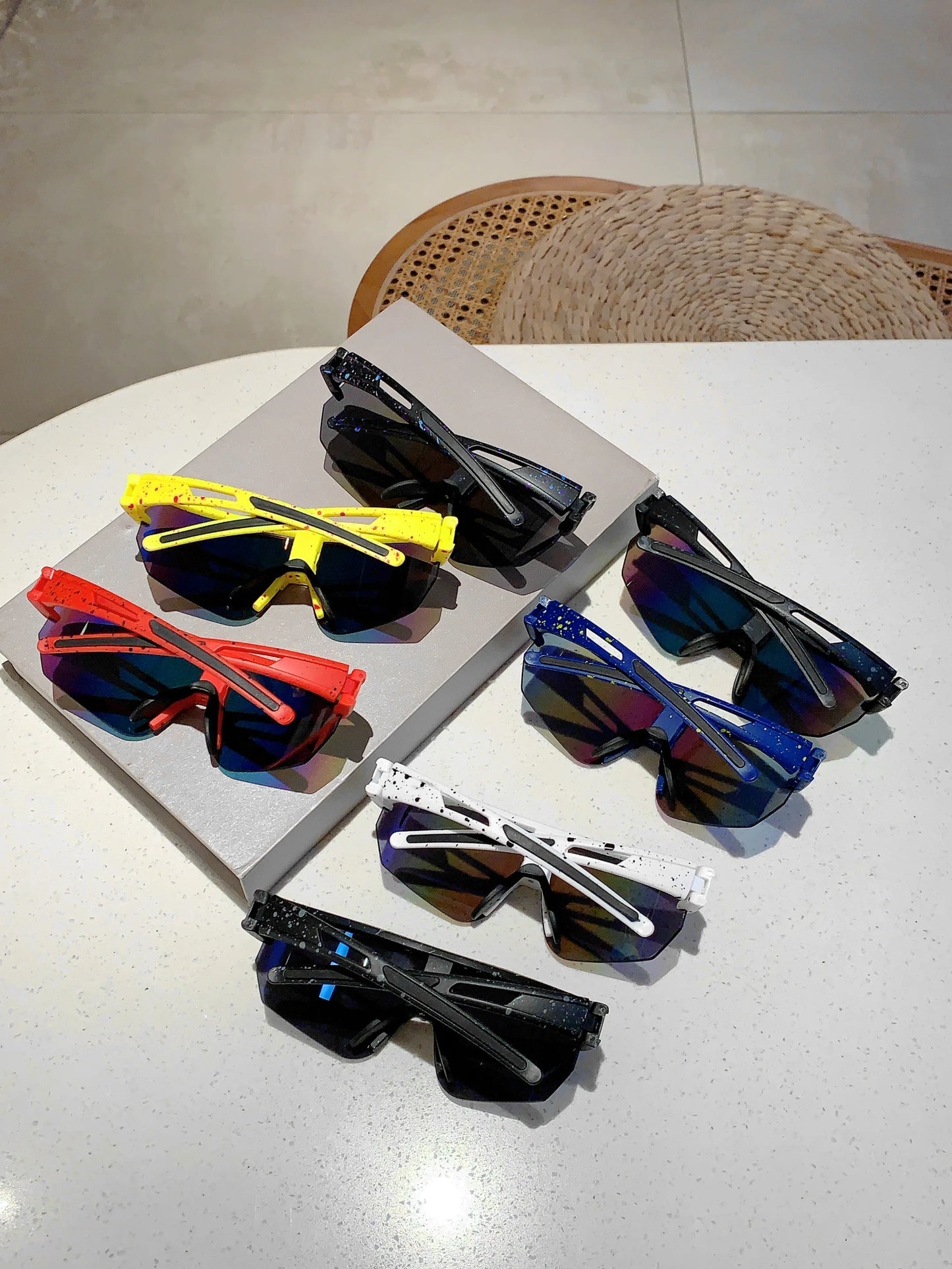 Men's Wrapped Round Mirror Outdoor Cycling Anti-UV Sunglasses