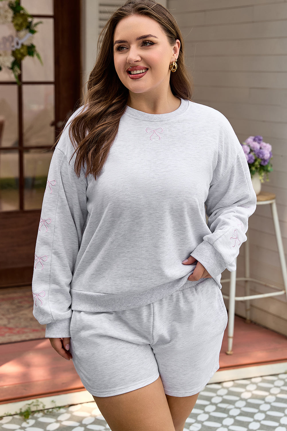 Light Grey Bow Embroidered Puff Sleeve Pullover & Shorts Set - Plus Size