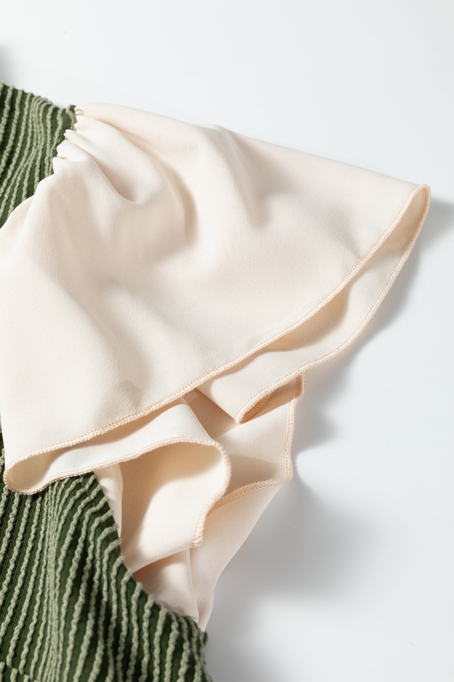 Plus Size Contrast Frilled Neckline Ruffled Short Sleeve Ribbed Textured Blouse