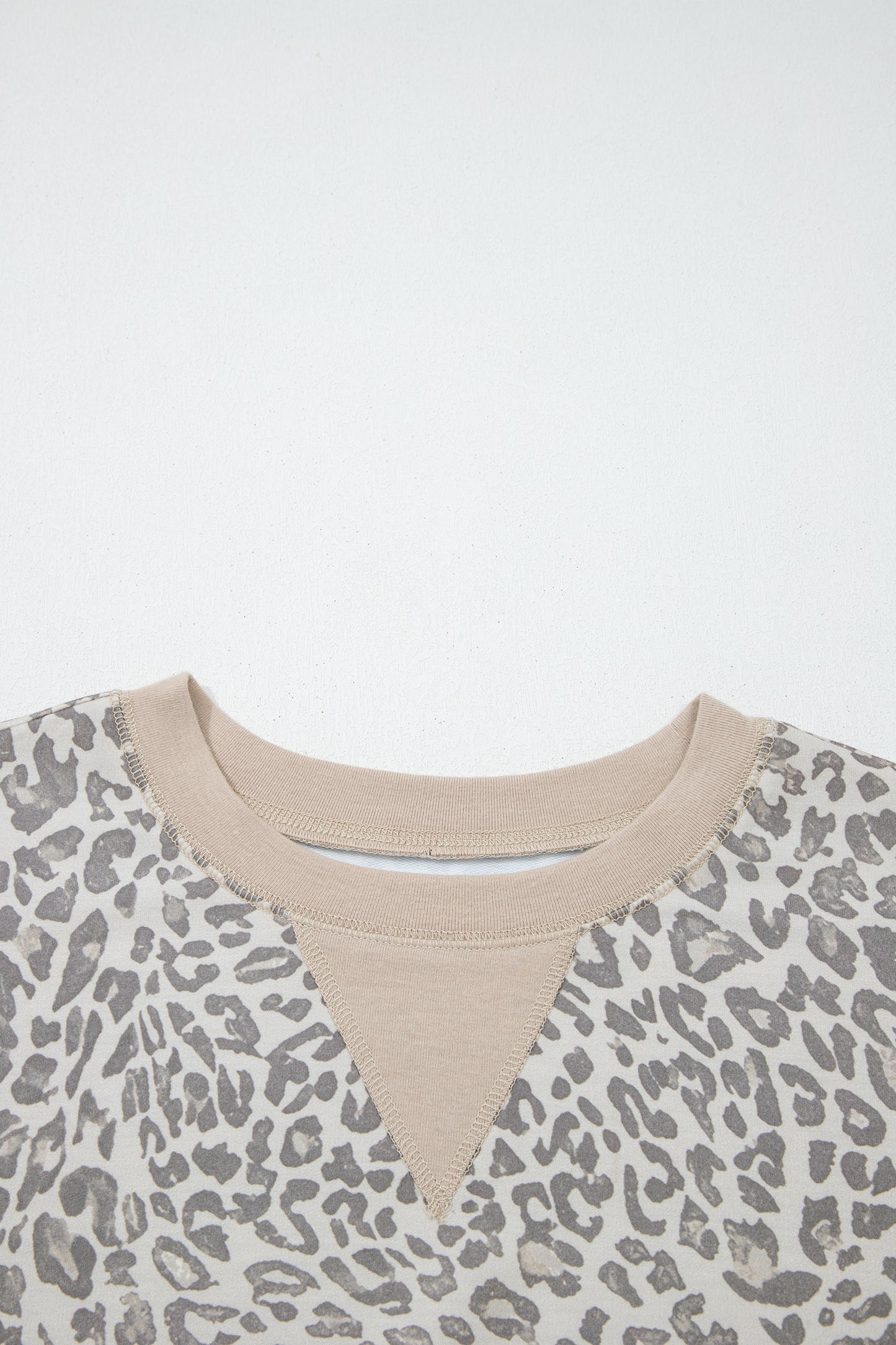 Leopard Print Patchwork Crew Neck Sweatshirt