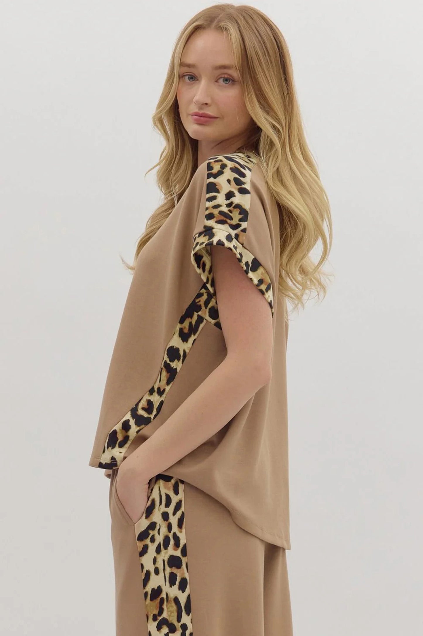 Light French Beige Leopard Trim Round Neck Loose T-Shirt