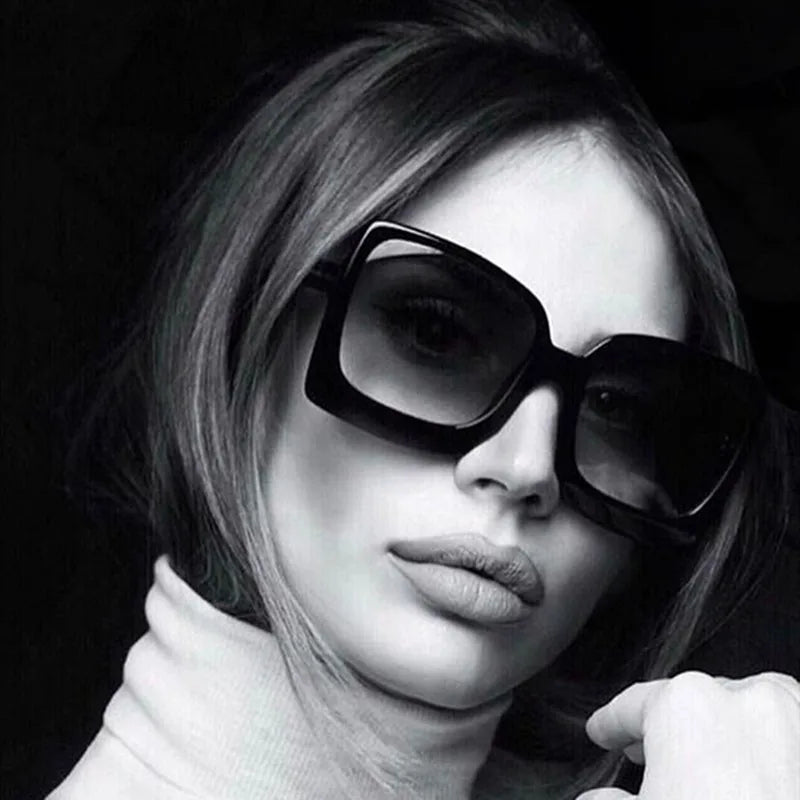 Oversized Cat Eye Sunglasses - Classic Retro Vintage Fashion UV400 for Women