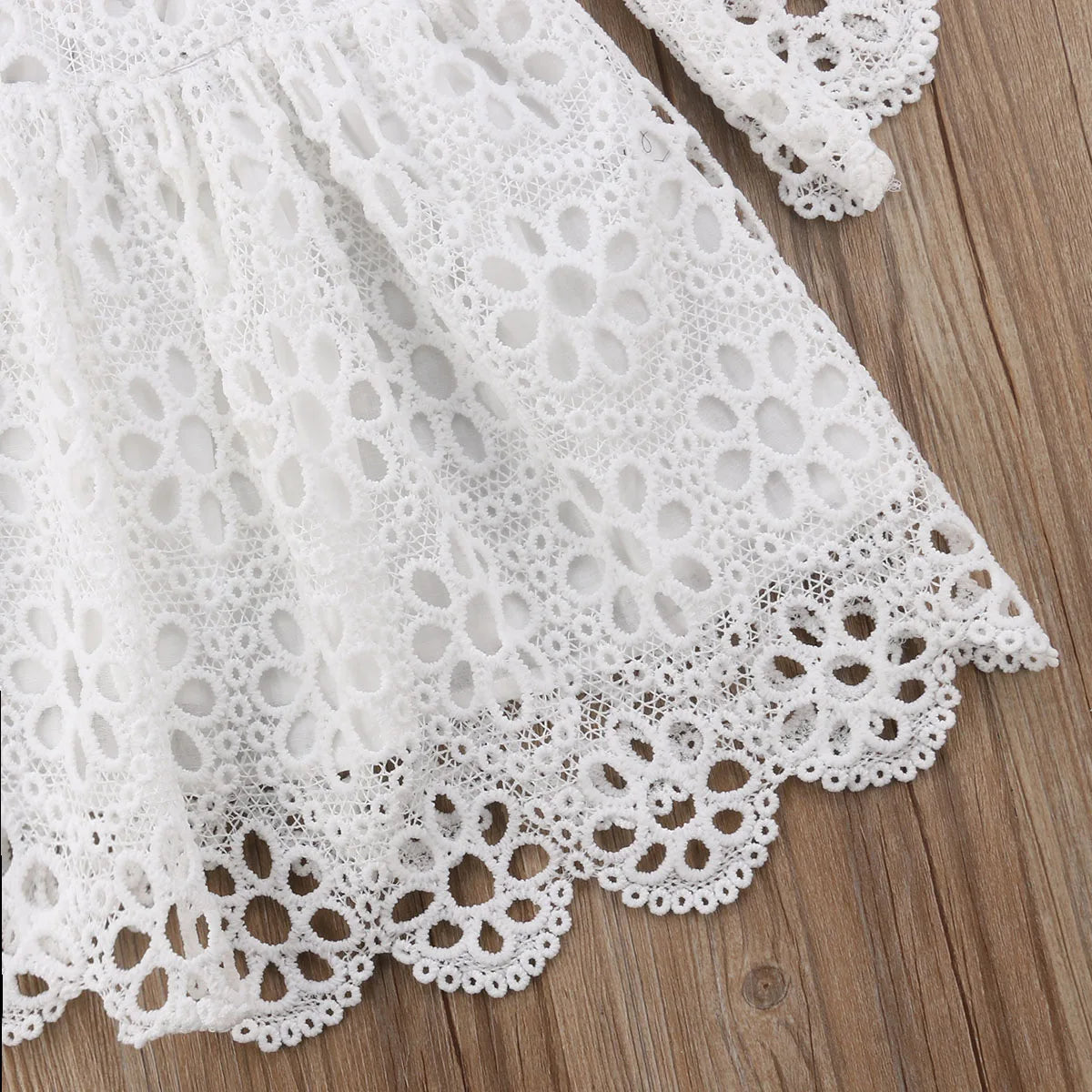 Matching Mother & Daughter Clothes Parent-child Floral Lace Dress Long Flare Sleeve White Lace Flowers A-Line Knee-Length Dress