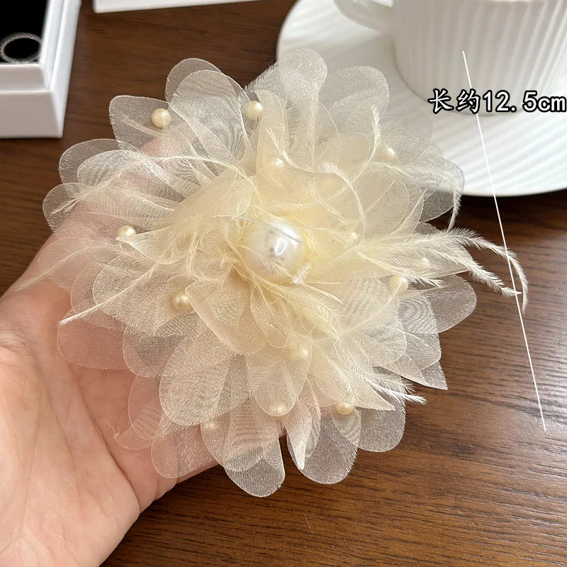Women's Retro Fabric Flower Brooch - Chiffon Feather Corsage Lapel Pin