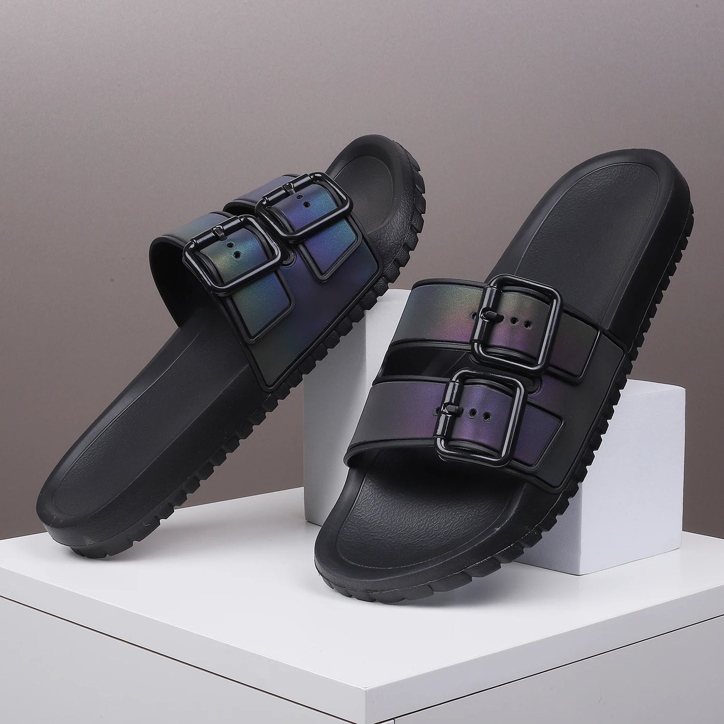 Men's Summer Slippers Laser Reflection Sandals Buckle Design Beach Slippers