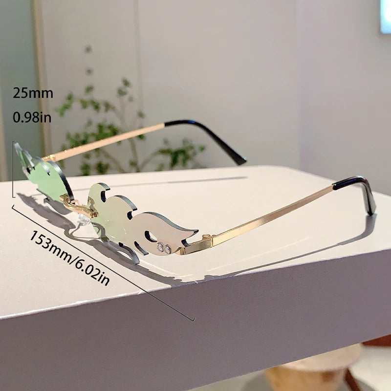 Women's Chic Fire Design  Stylish Sunglasses