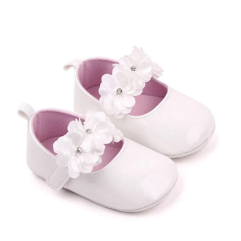 0-11M Baby Girls Cute Shoes 3 Colors Solid Soft Sole Flower Decor PU Leather Flats Shoes First Walkers