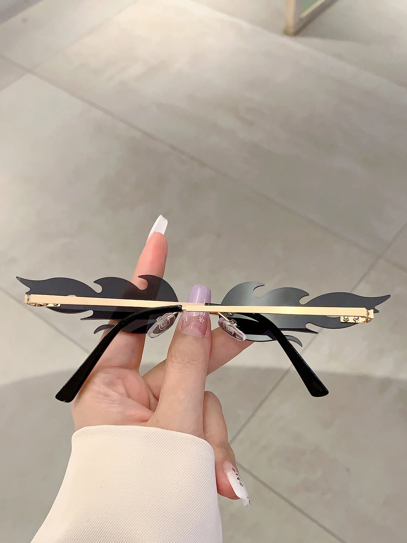 Women's Chic Fire Design  Stylish Sunglasses