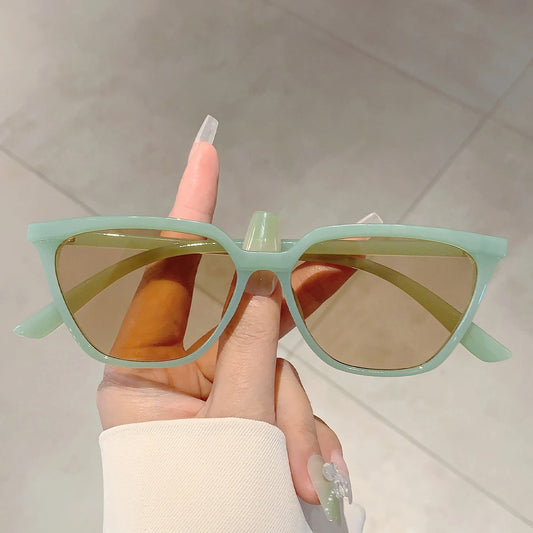 Stylish Cat Eye Sunglasses - Oversized Black Fashion Eyewear for Driving & Travel