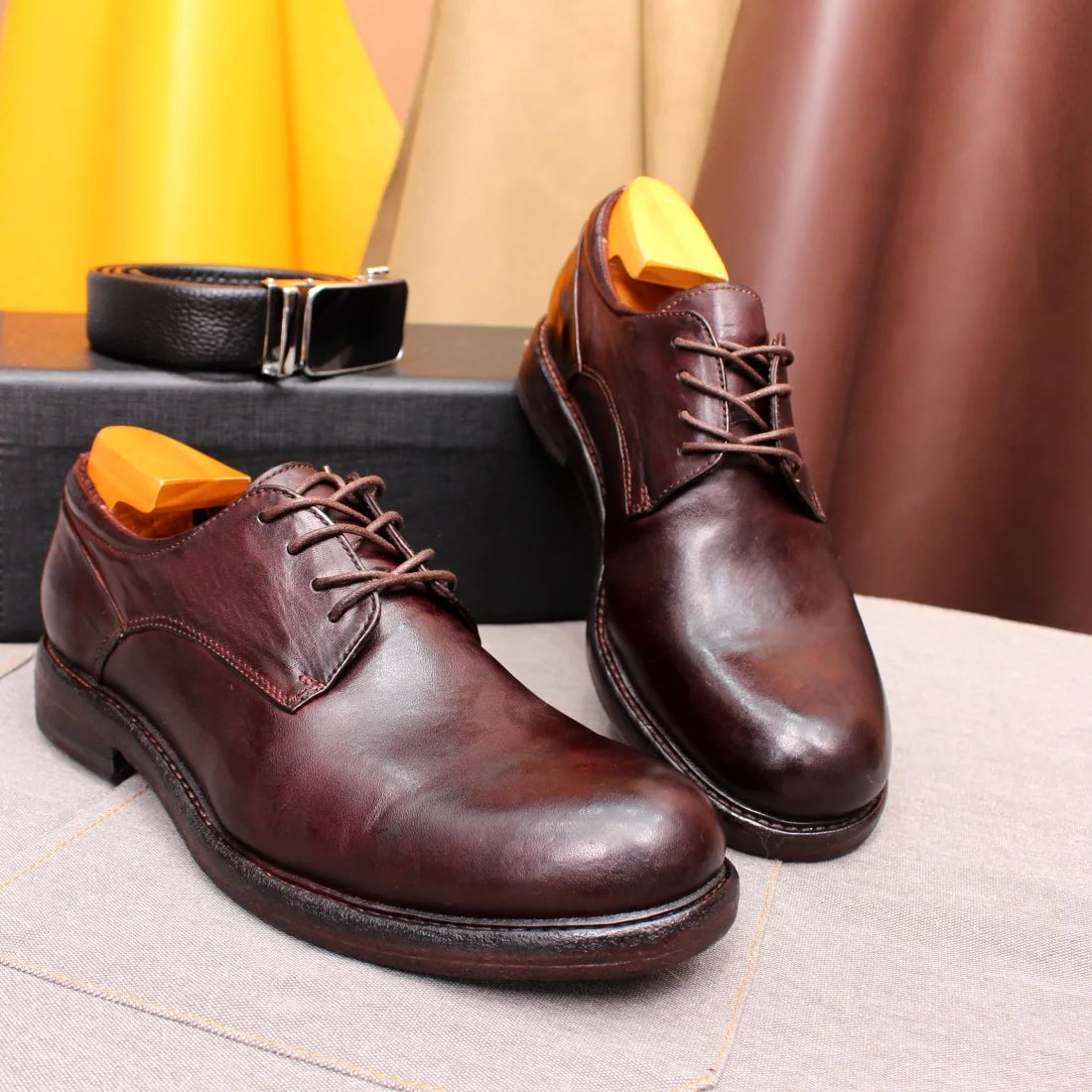 Men's Handmade Goodyear Sewn Comfortable Derby Formal Soft Leather Genuine Leather Round Toe Non-slip Casual Shoes