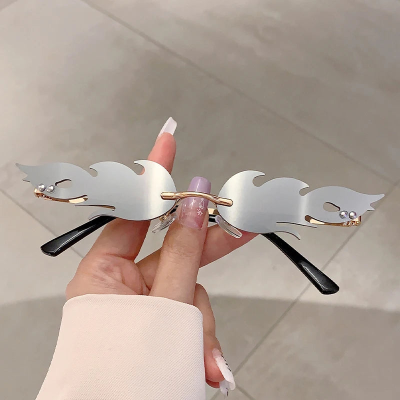 Women's Chic Fire Design  Stylish Sunglasses