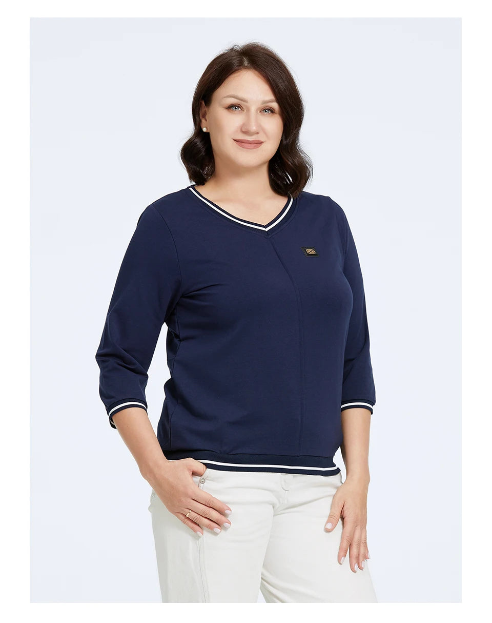 Women's Oversized V-Neck Knitted Jumper with Graffiti Print Detail