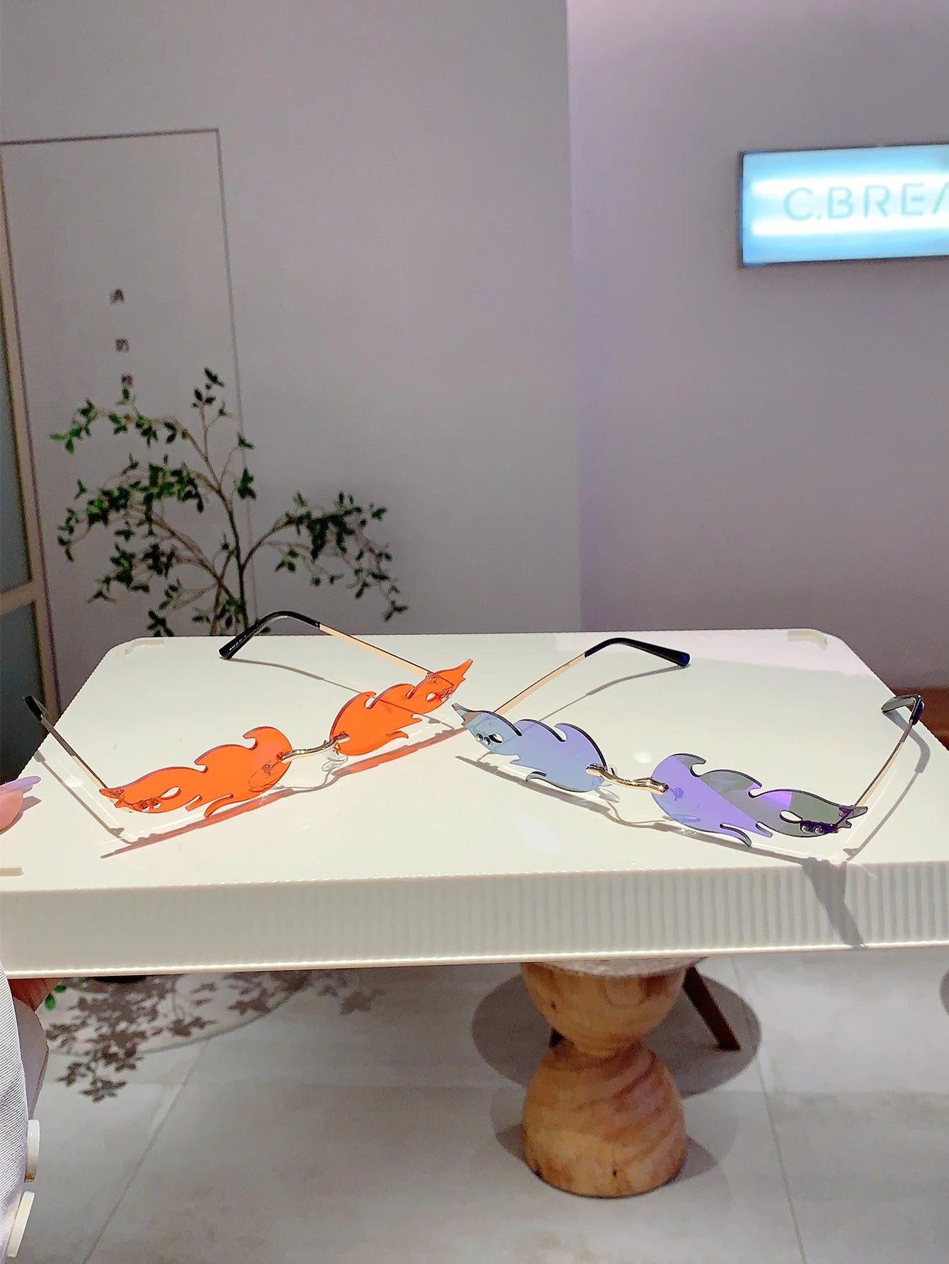 Women's Chic Fire Design  Stylish Sunglasses