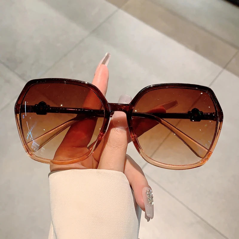 Stylish Gradient Square Sunglasses - Oversized Fashion Eyewear for Travel & Driving