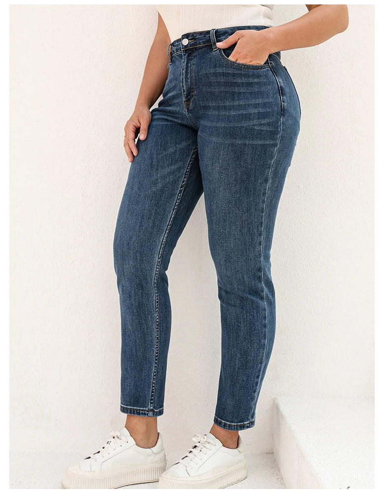 Plus Size Women's Straight Mid Waist Full Length Stretchy Jeans