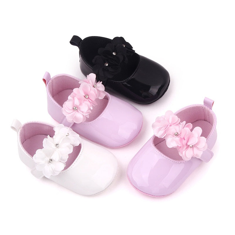 0-11M Baby Girls Cute Shoes 3 Colors Solid Soft Sole Flower Decor PU Leather Flats Shoes First Walkers