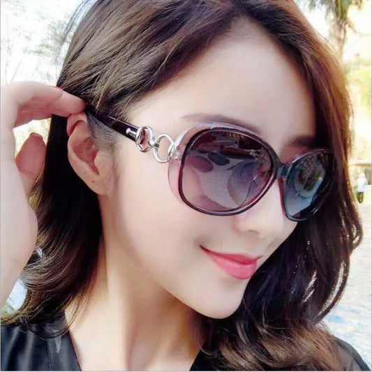 Women's Vintage Round Sunglasses - Plastic Frame UV400 Protection