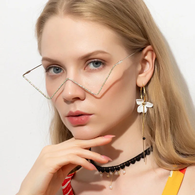 W-Shaped Rhinestone Glasses Frame - Fashion Decorative Eyewear for Women