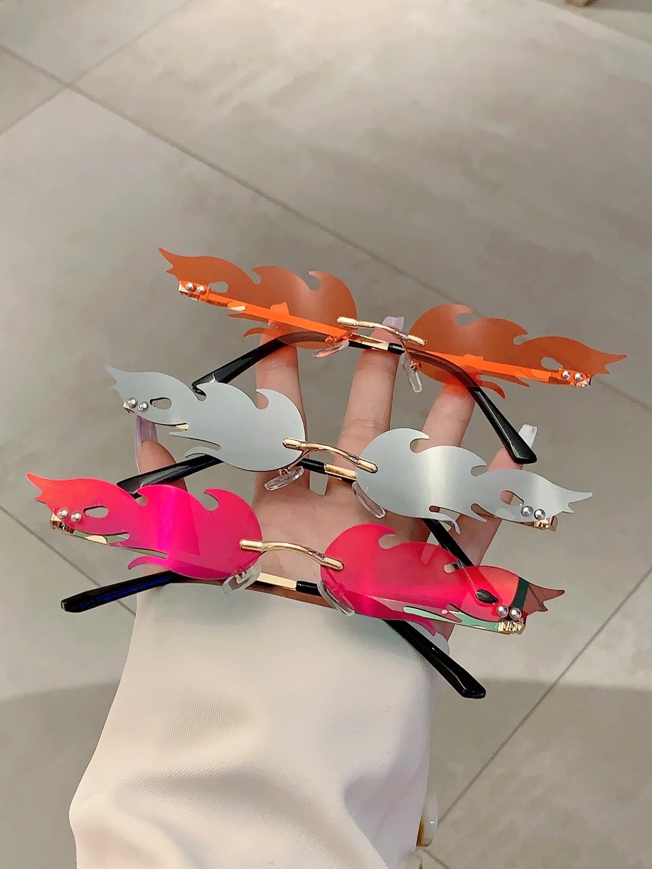 Women's Chic Fire Design  Stylish Sunglasses