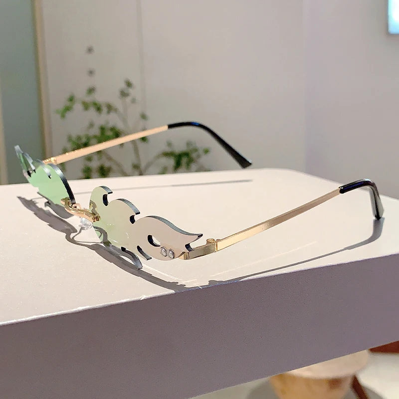 Women's Chic Fire Design  Stylish Sunglasses