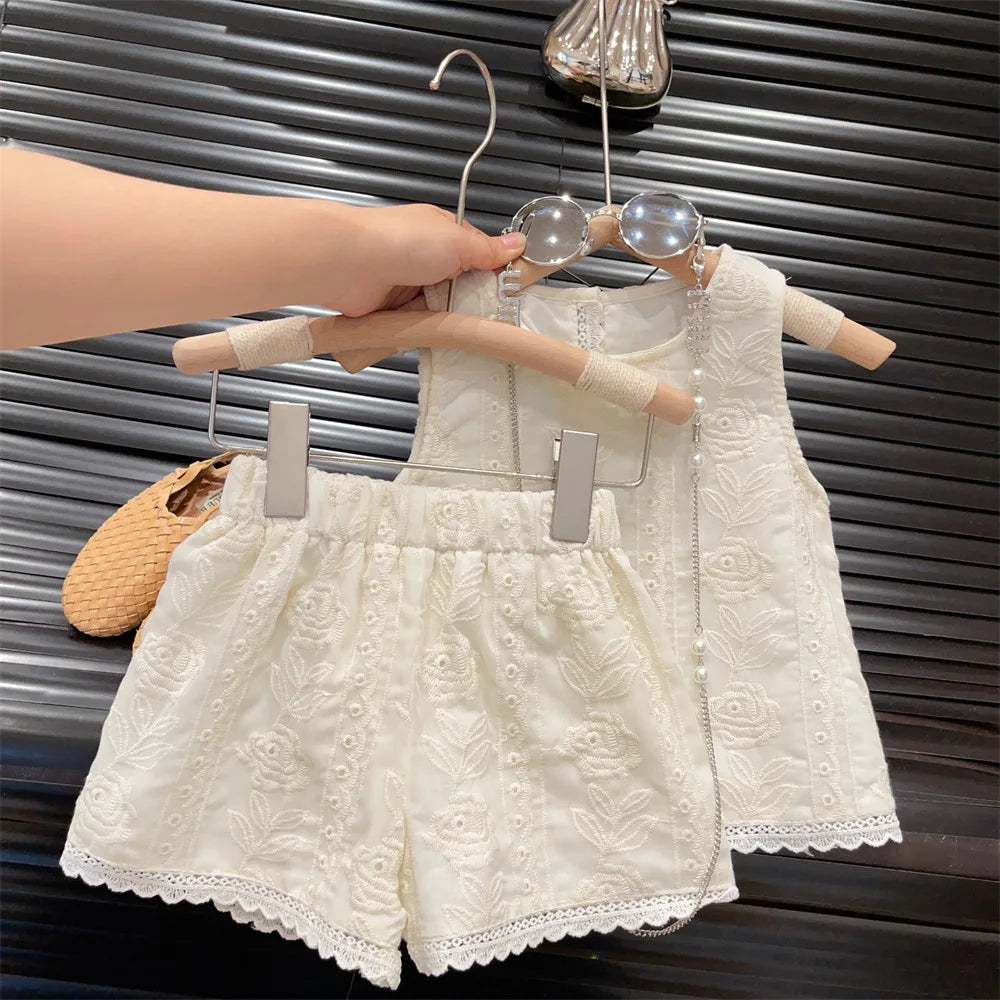 Girl's Round Neck Flower Embroidered Top and  Shorts 2PCS Set 4-7Y