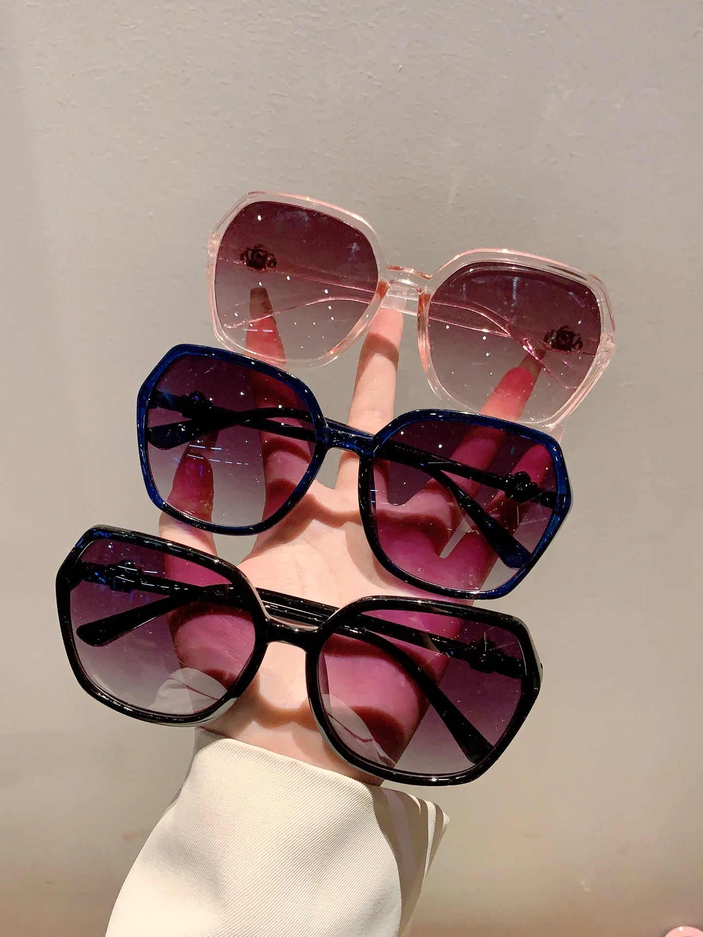 Stylish Gradient Square Sunglasses - Oversized Fashion Eyewear for Travel & Driving