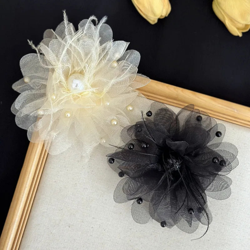 Women's Retro Fabric Flower Brooch - Chiffon Feather Corsage Lapel Pin