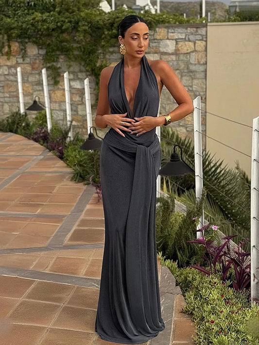 Women's Strapped Halterneck Backless V-neck Hip-Covering Long Sleeveless Dress