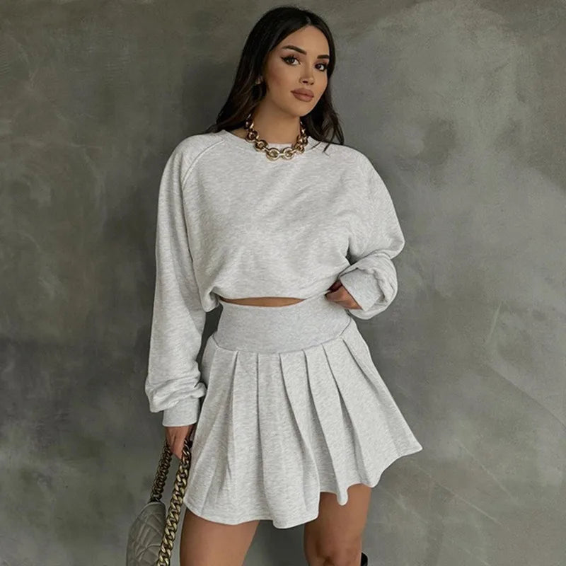 Women's Pleated 2 Piece Set - Long Sleeves Sweatshirt  and High Waisted Pleated  Skirt