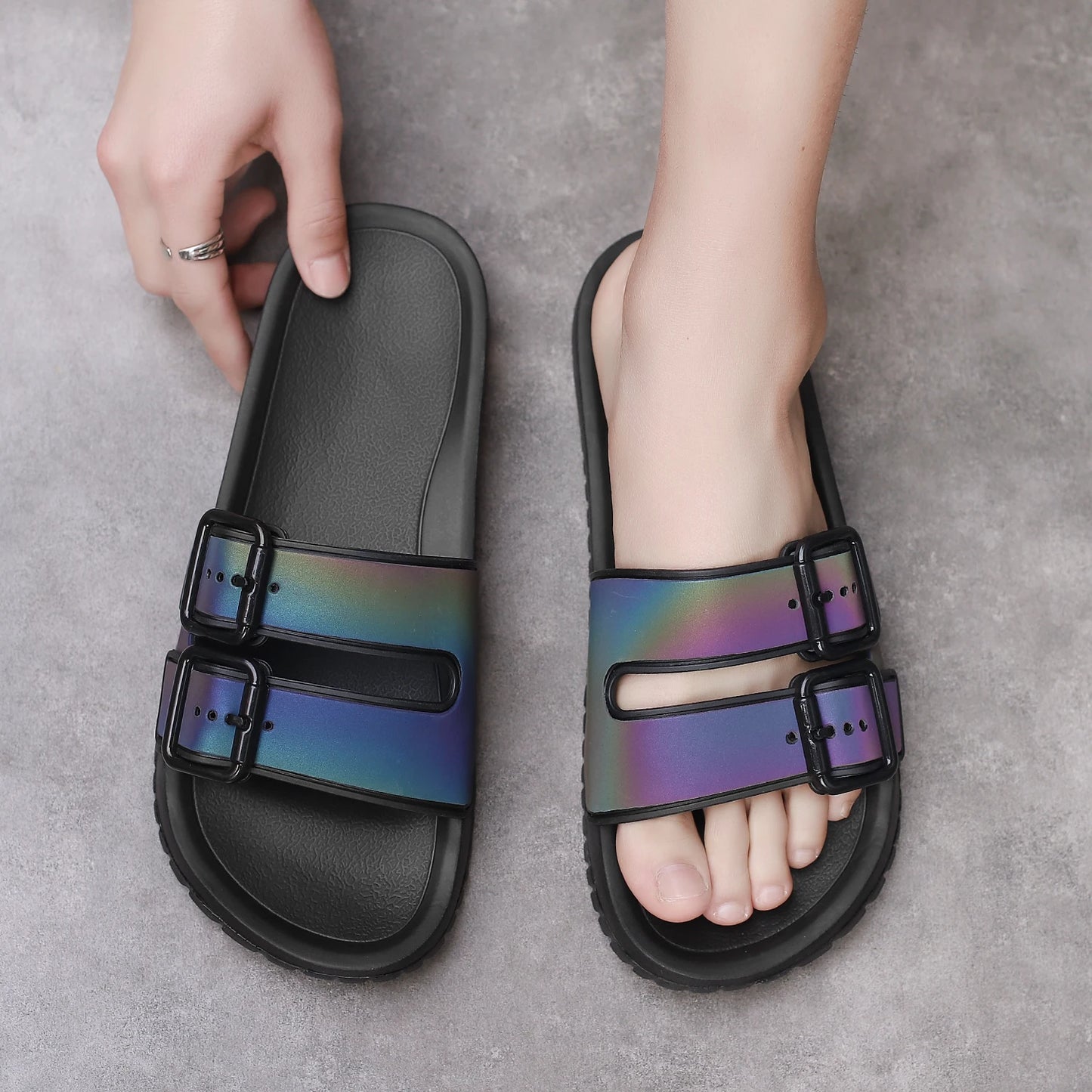 Men's Summer Slippers Laser Reflection Sandals Buckle Design Beach Slippers