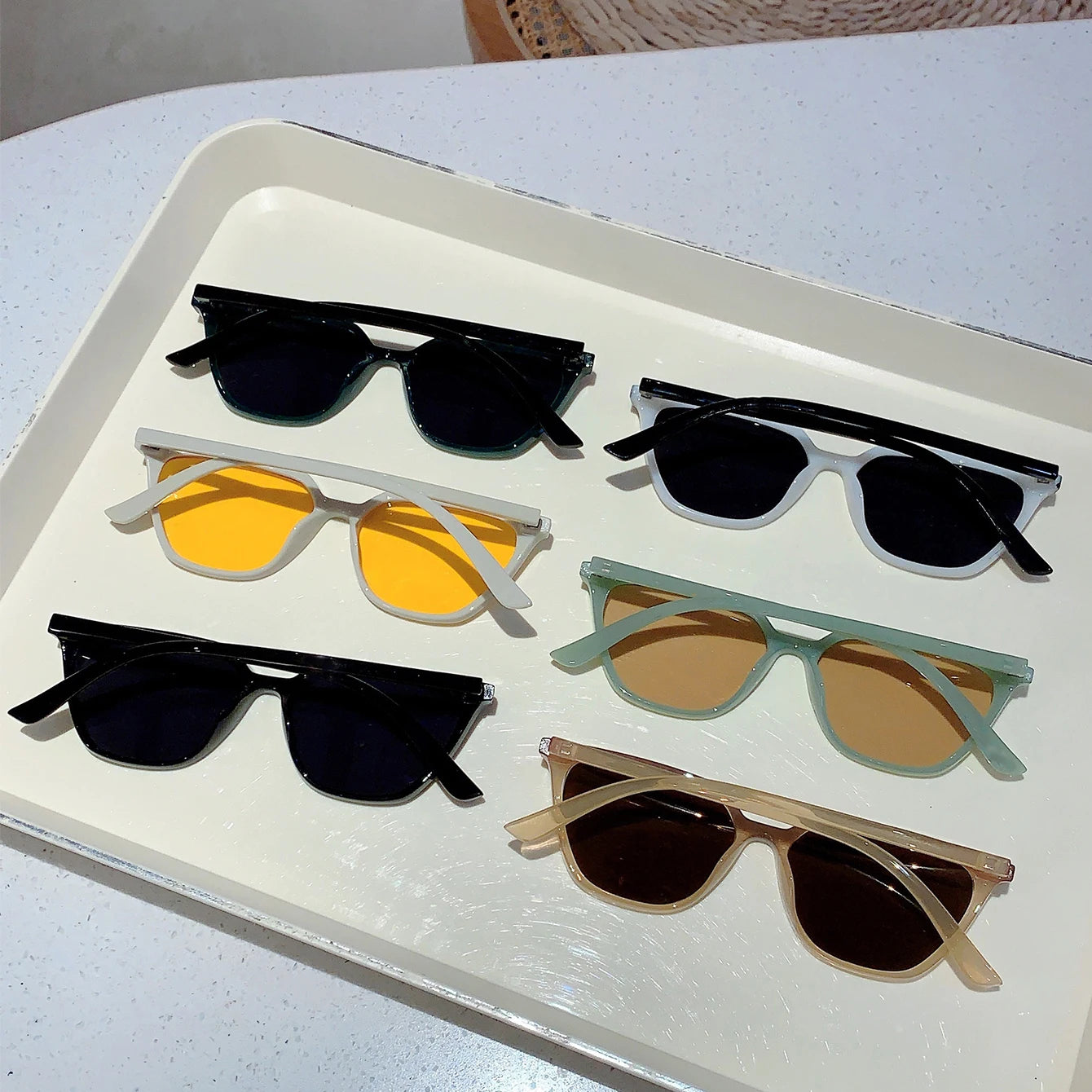 Stylish Cat Eye Sunglasses - Oversized Black Fashion Eyewear for Driving & Travel
